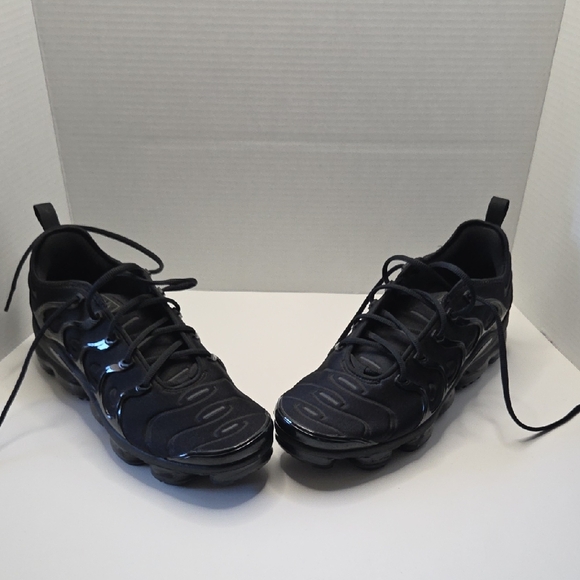 Nike Air VaporMax Plus Low Triple Black